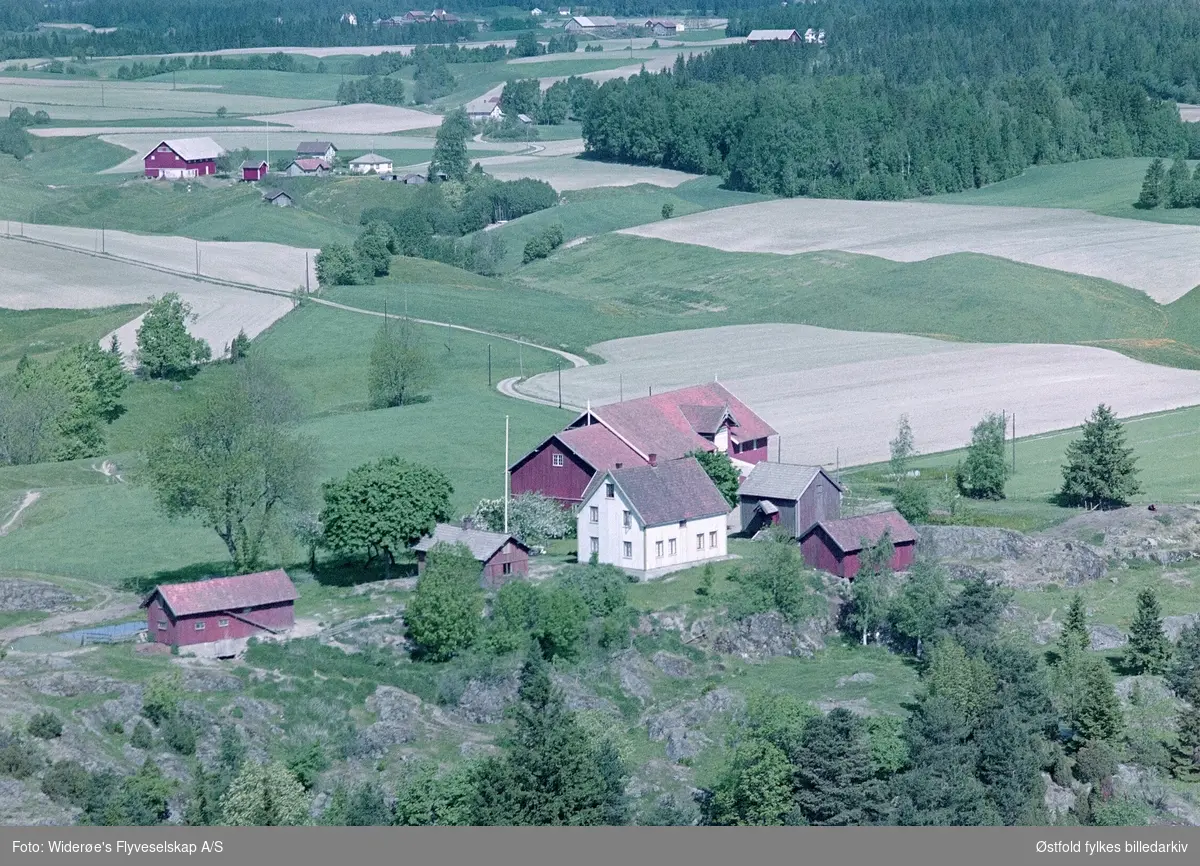 Bråtenes gård  i Skiptvet, flyfoto 1964.