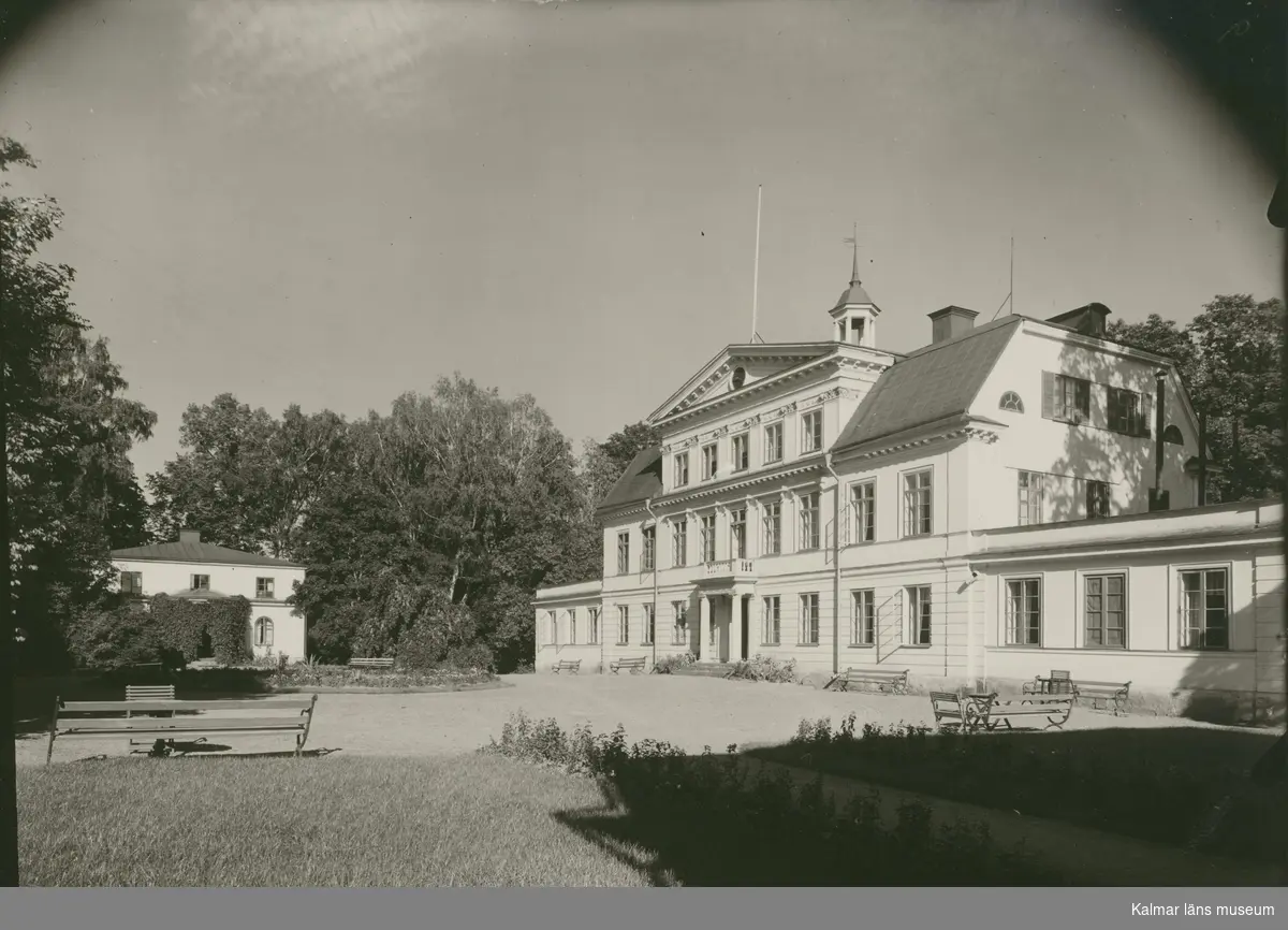 Motiv från Stensnäs herrgård. Ägare 1929: Familjen Stackelberg