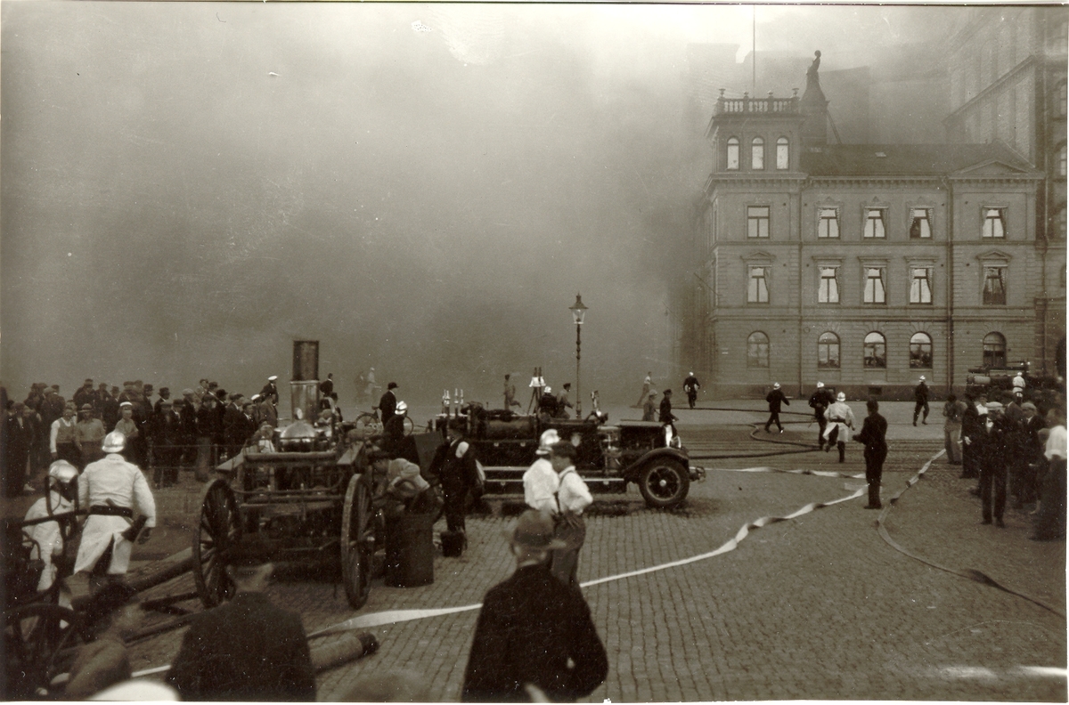 Ångkvarnen brinner, juli 1935.