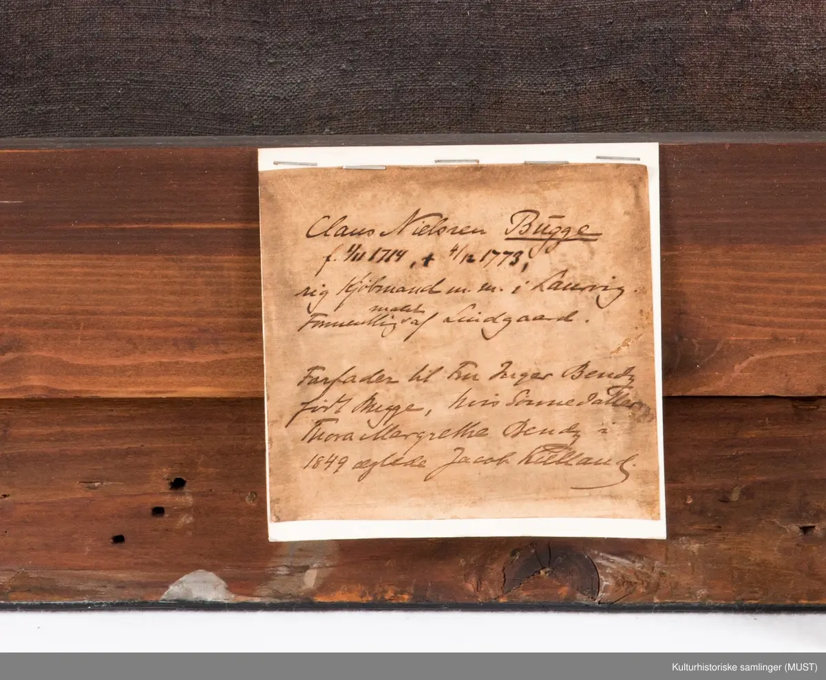 Portrett av Lauritz Claus Nielsen Bugge (1712-1773)
(NB! Hvilket fødselsår er riktig? På lapp bak på maleriet står det 1/11-1714, mens i Ledaal-føreren står det 1712- MJ)