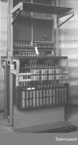 Telefonsentral, langlinjebord for Asti, baksiden. 13.4.1915. Elektrisk Bureau.