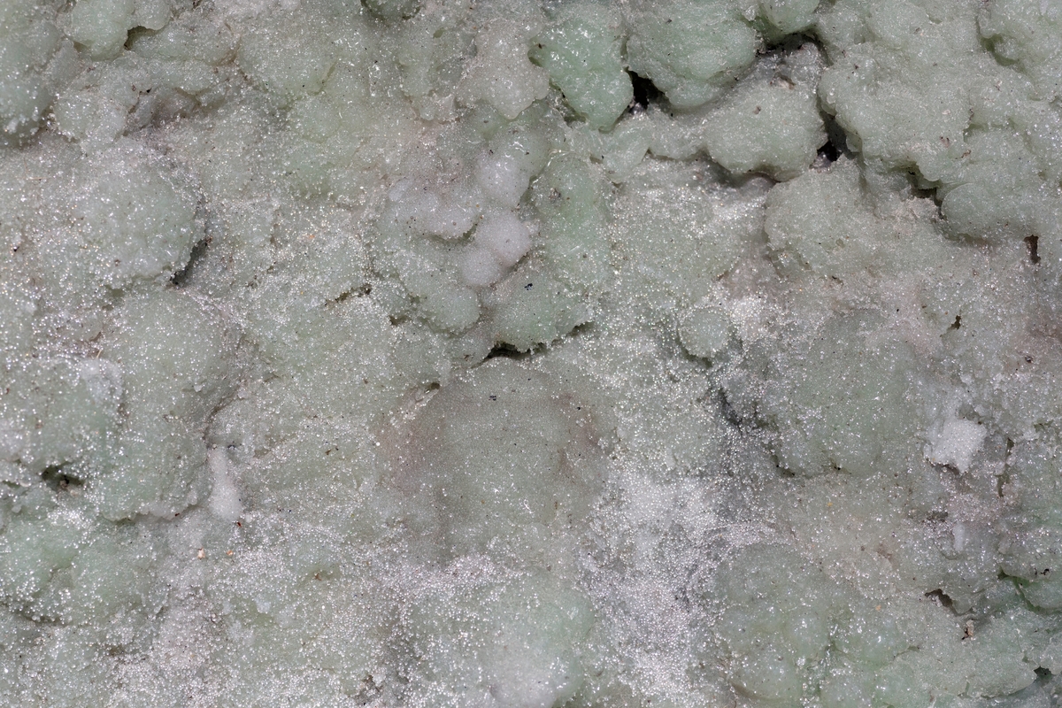 Mineraler og bergarter som er funnet på stedet og brukt i kunstverket:
Gul Limonitt (brunjernstein) med bergkrystall,
Rød Porfyr,
Grønn Prehnitt med kalkspat,
Hvit Porfyr,
Svart Porfyr,
Svart Epidot med bergkrystall