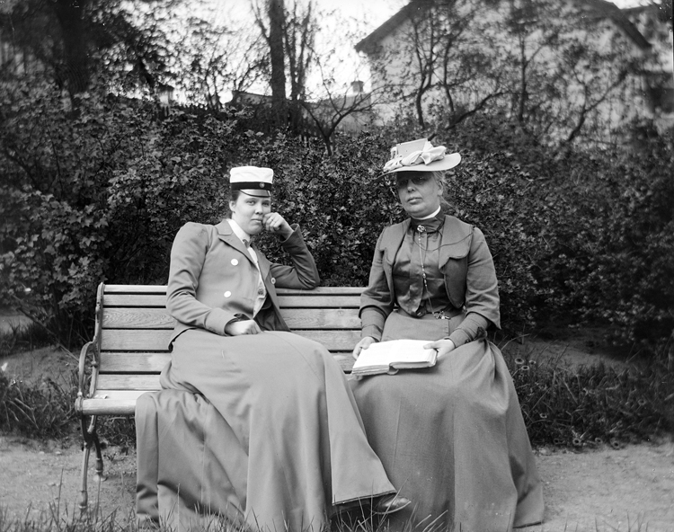 Anna Florén tillsammans med sin mor Andriette Florén.