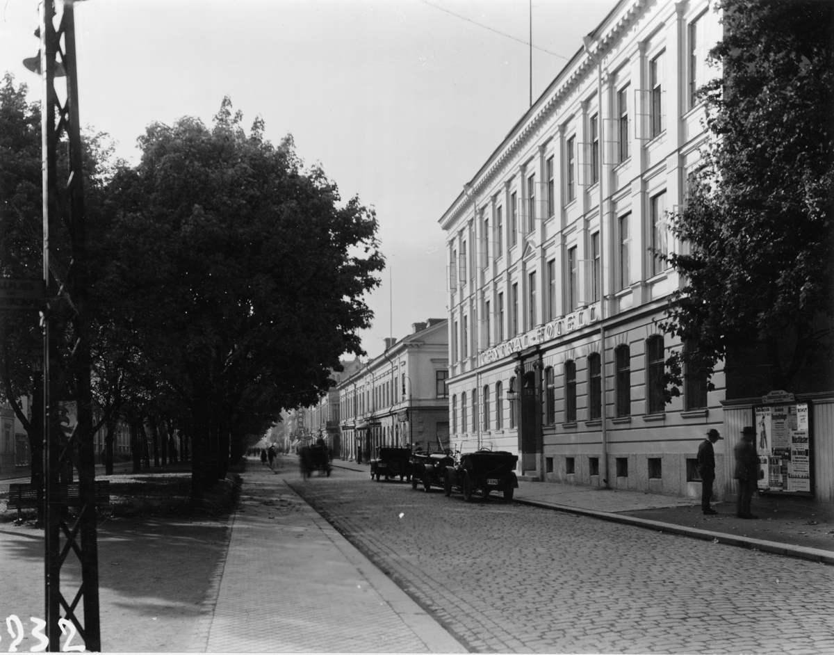 Norra sidan av Nygatan mellan Norra Rådmansgatan och Stora Esplanadgatan.

