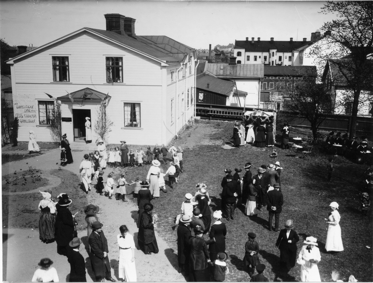 Hushållsskolan, Södra Kungsgatan 31.
Våren 1915