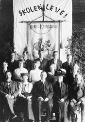 Personer, klær, fane.