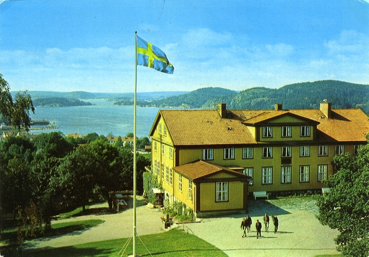 Enligt Bengt Lundins noteringar: "Folkhögskola. Ljungskile".