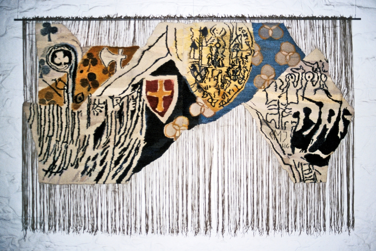 Teppet har motiv hentet fra kirkelige symboler og vikinger.