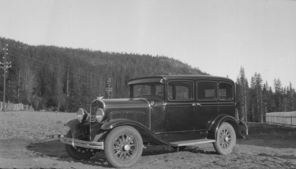 Bil, Crysler Six 1930 modell, W-257, i 1930 reg. på Nils Sørum Tomasvatn Vefsen.