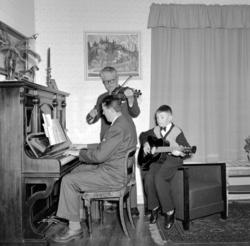 Familiefoto fra familien Per Frislid i Kristiansund, hvor vi