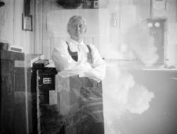 Eldre kvinne i Rondastakk, interiør