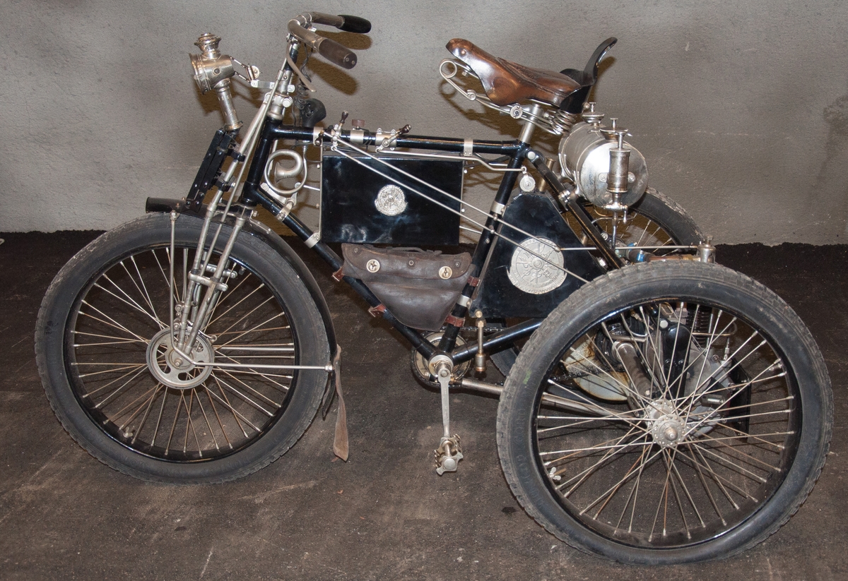 Trehjuligt fordon (motorcykel) fabrikat De Dion av typen Tricycle.