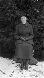 Karine Røisli (f. Pedersen/Gårderhagen).
Seks portretter me