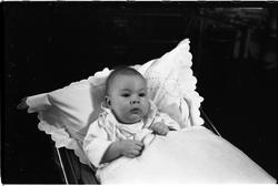 Kjell Røisli, 4-5 måneder gammel. Serie på 10 bilder.