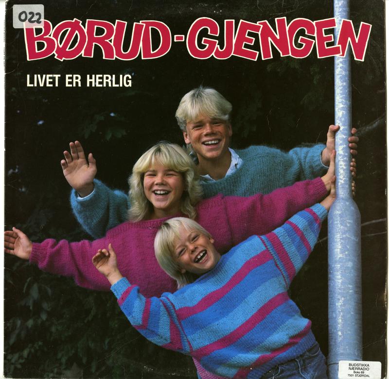 Livet er Herlig ble utgitt på Tvers forlag i 1986. (Foto/Photo)