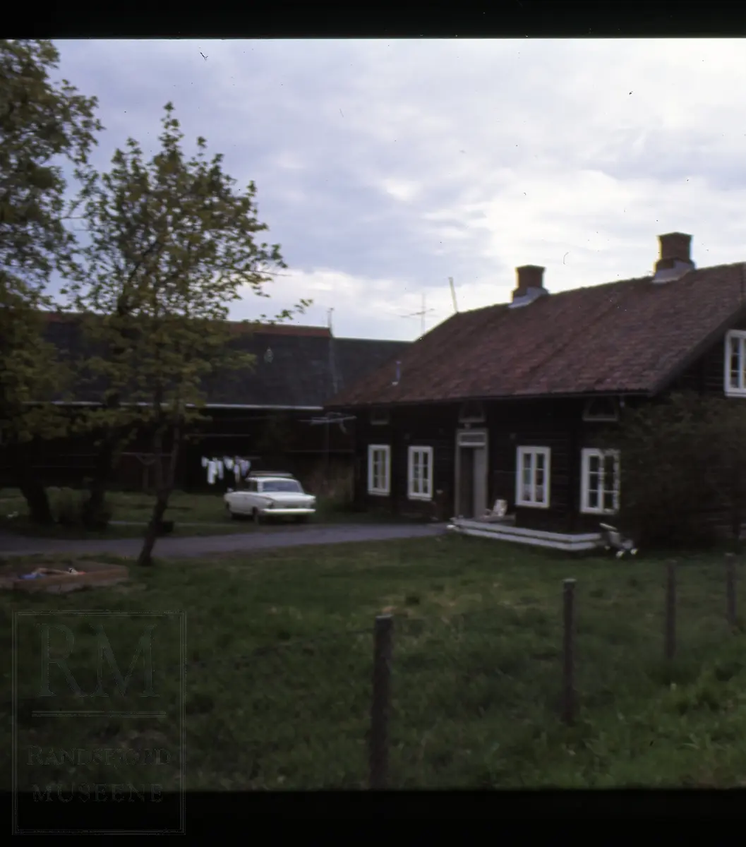 Foto med motiv fra Sveitservillaer og annen bebyggelse i Jevnaker, 1973.