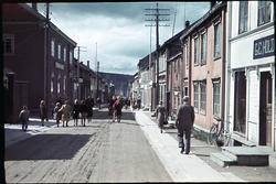 Kjerkgata på Røros. A/S Røros Kreditbanks lokale til venstre