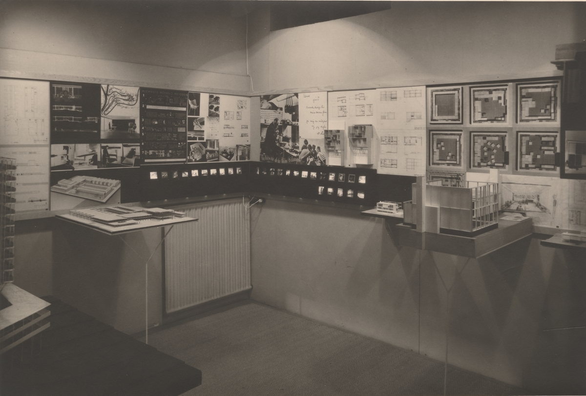 Utstilling i Artek [Fotografi]