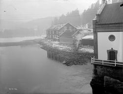 Kraftstasjonen Tinfos I og sagbruk ved Tinnelven ved tørrleg