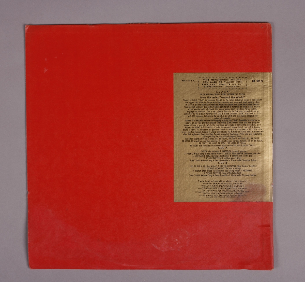 Grammofonplate i svart vinyl og plateomslag i tykk papp. Plata ligger i en uoriginal papirlomme stemplet "Angel Records".