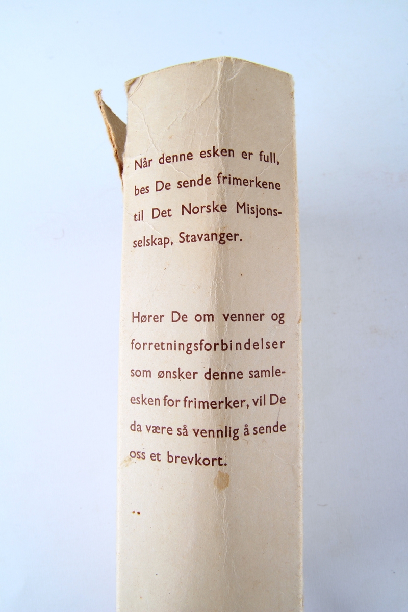 Frimerkeeske fra Det Norske Misjonsselskap. Til samling av brukte frimerker.