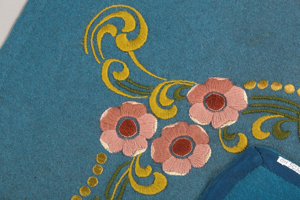 Blomster, blad og linjer