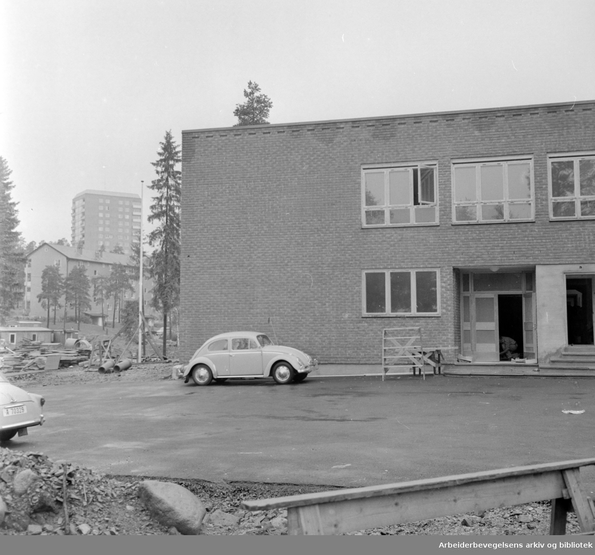 Tonsenhagen skole klar for 280 elever. August 1963