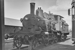 Damplokomotiv type 21c nr. 377 på Kongsvinger stasjon. .