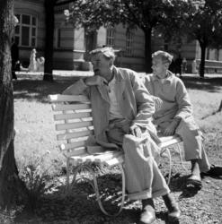 Ullevål Sykehus. Parken utenfor. Mai 1949.