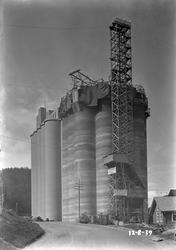 Tilbygg på kornsilo i Buvika