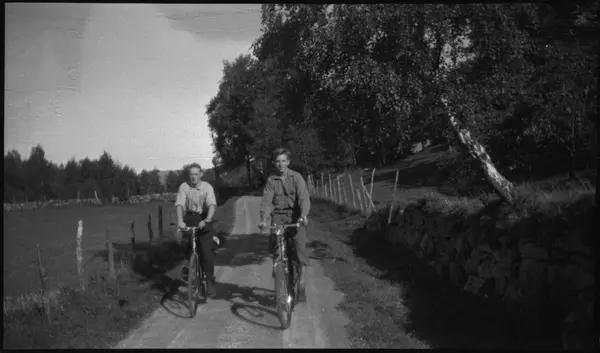 Cykkeltur Tau-Voster-Kjøllevik-Voster-Tau. Arne Rasmussen, K