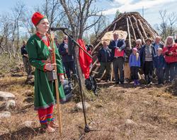 Åpning av Daniel Mortensons vinterboplass ved Kjerran på Val