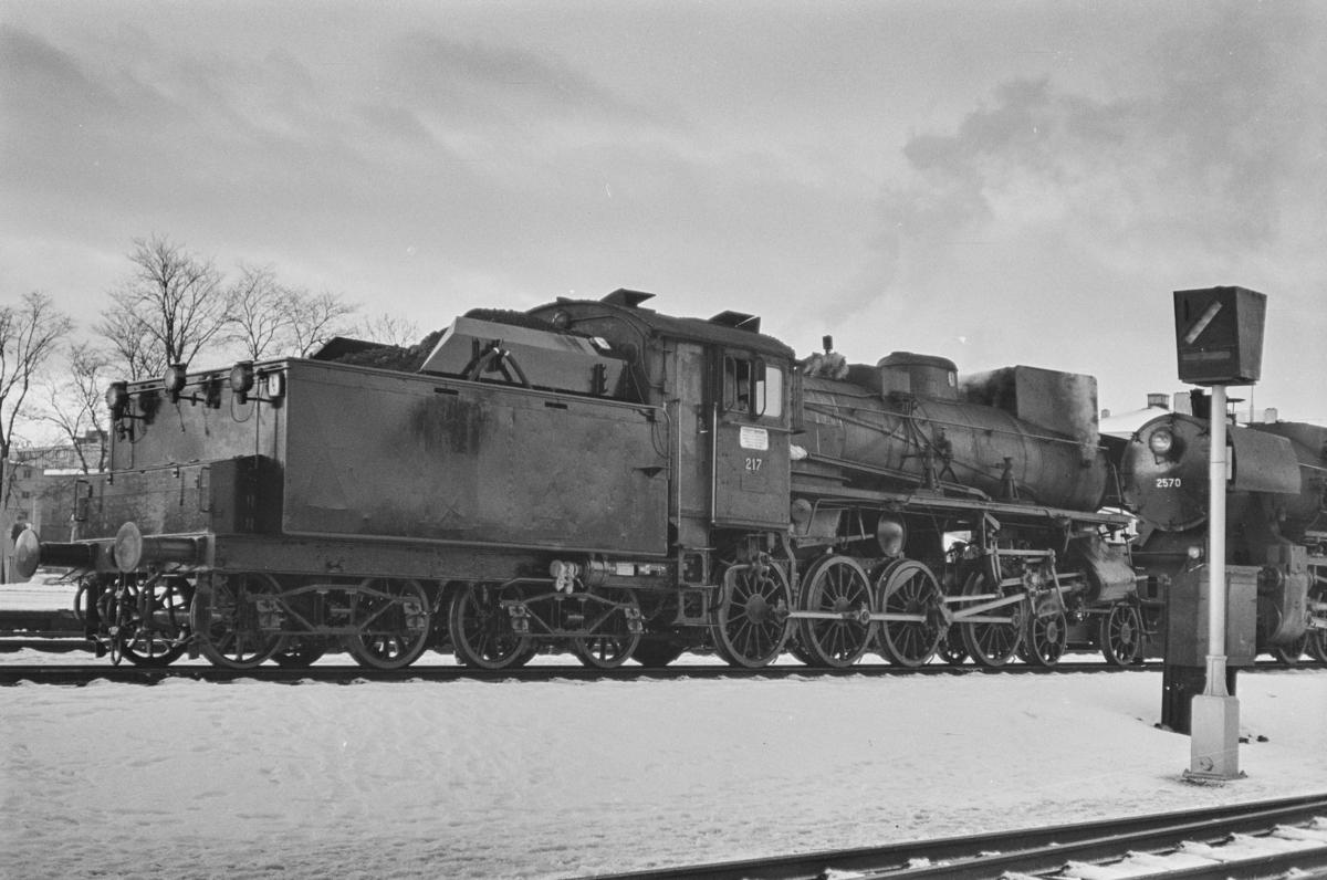 Damplokomotiv type 26a nr. 217 på Trondheim stasjon.