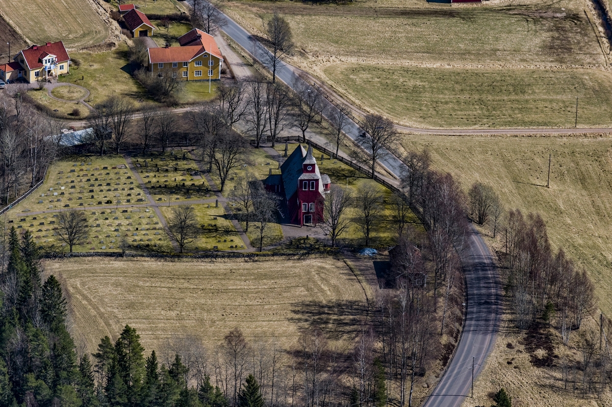 Flygfoto över Mulseryds kyrka i Jönköpings kommun.