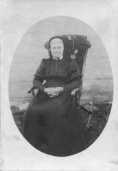 Synnøve Løvik frå Aukra .(Sjå bygdebok for Aukra bind 2, sid