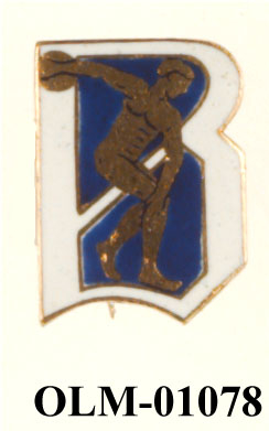 32 forskjellige medaljer og merker i ramme.
Bilde 7 er deltdagermerke fra Amsterdam 1928.
Bilde 18 og 19 er deltagermedalje fra Amsterdam 1928.
Bilde 20 og 21 er sølvmedaljen fra Antwerpen 1920.
Bilde 26 og 27 av bronsemedaljen fra Paris 1924.
Bilde 39 og 40 minnemedaljen fra Antwerpen 1920.