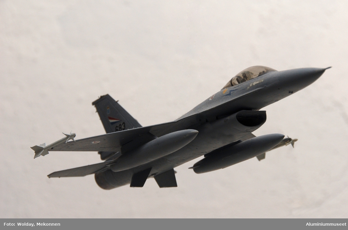 F-16 lekefly (byggesett)