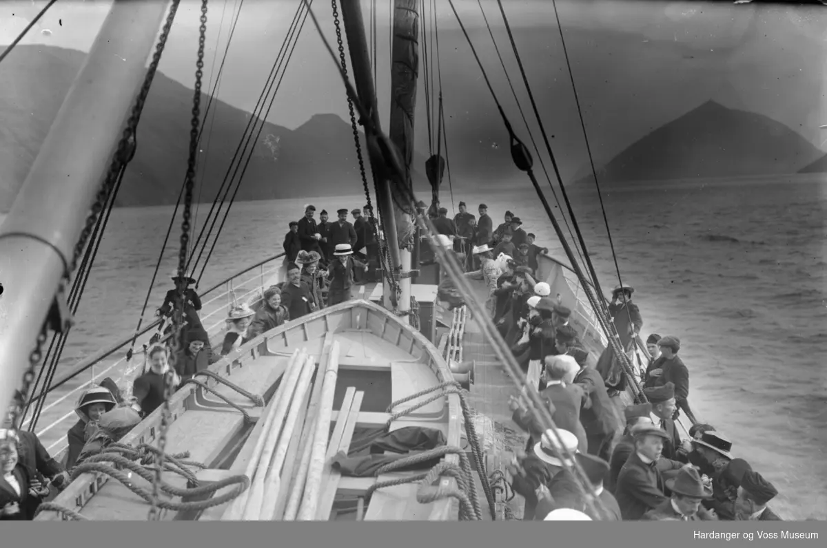 Dans ombord på ein båt, Færøyane