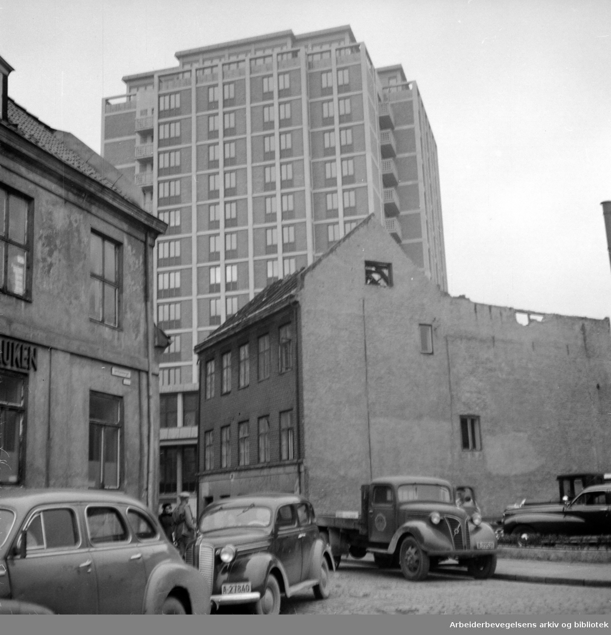 Viking Hotell, og omgivelser. November 1951