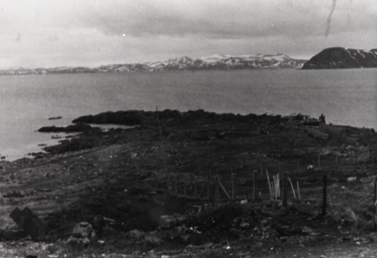Honningsvåg. Ruiner på Menes. 1945.