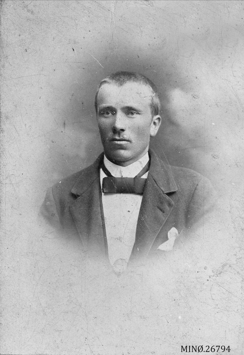 Portrett av mann. Olaf Andersen