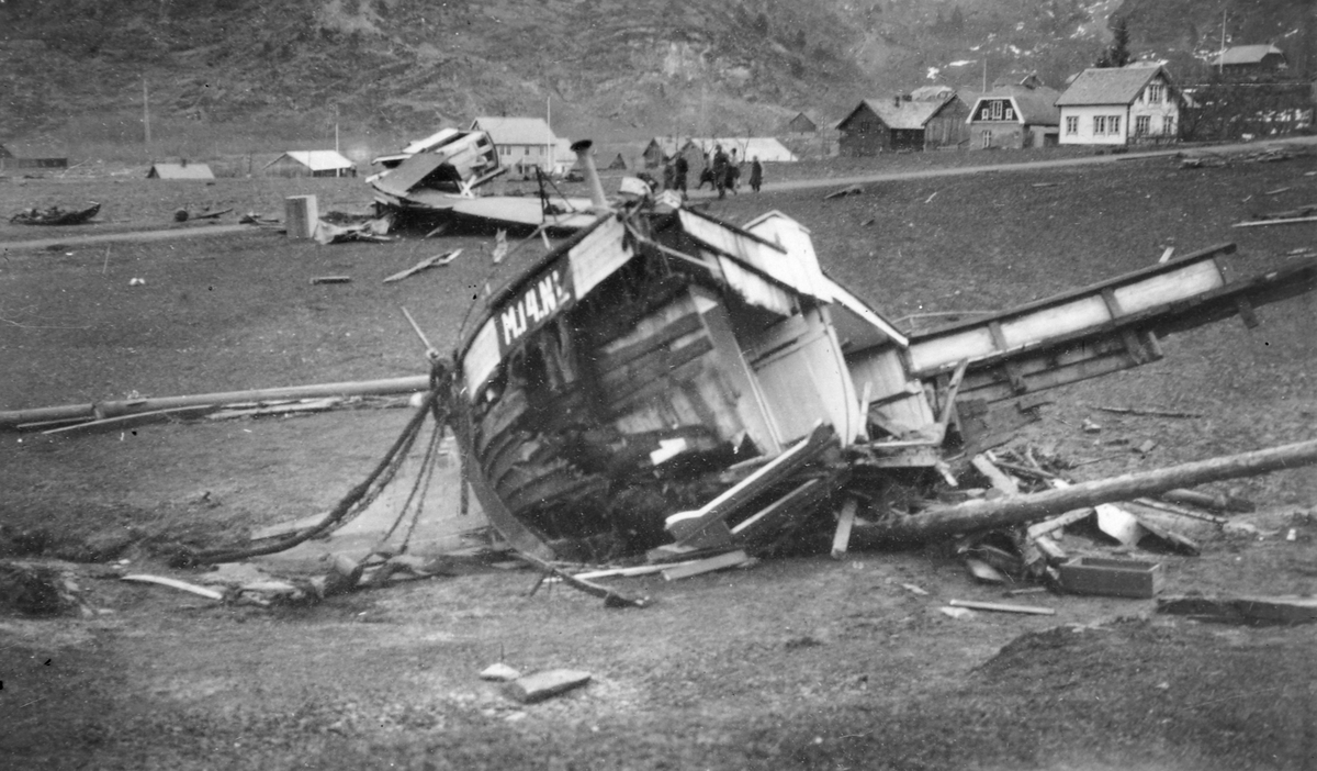 Etter ulykken i Tafjord og i Fjøra 7. april 1934 - Sverresborg ...