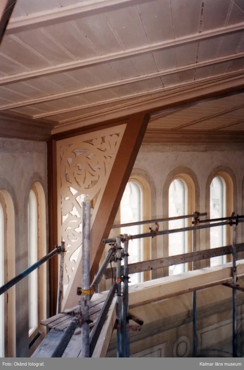 Från renoveringen av Gladhammars kyrka.