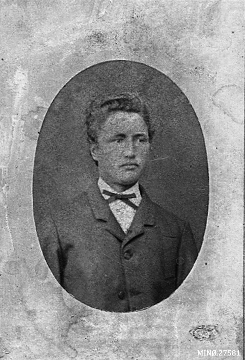 Portrett av mann - Haldø Øyan f. 1862