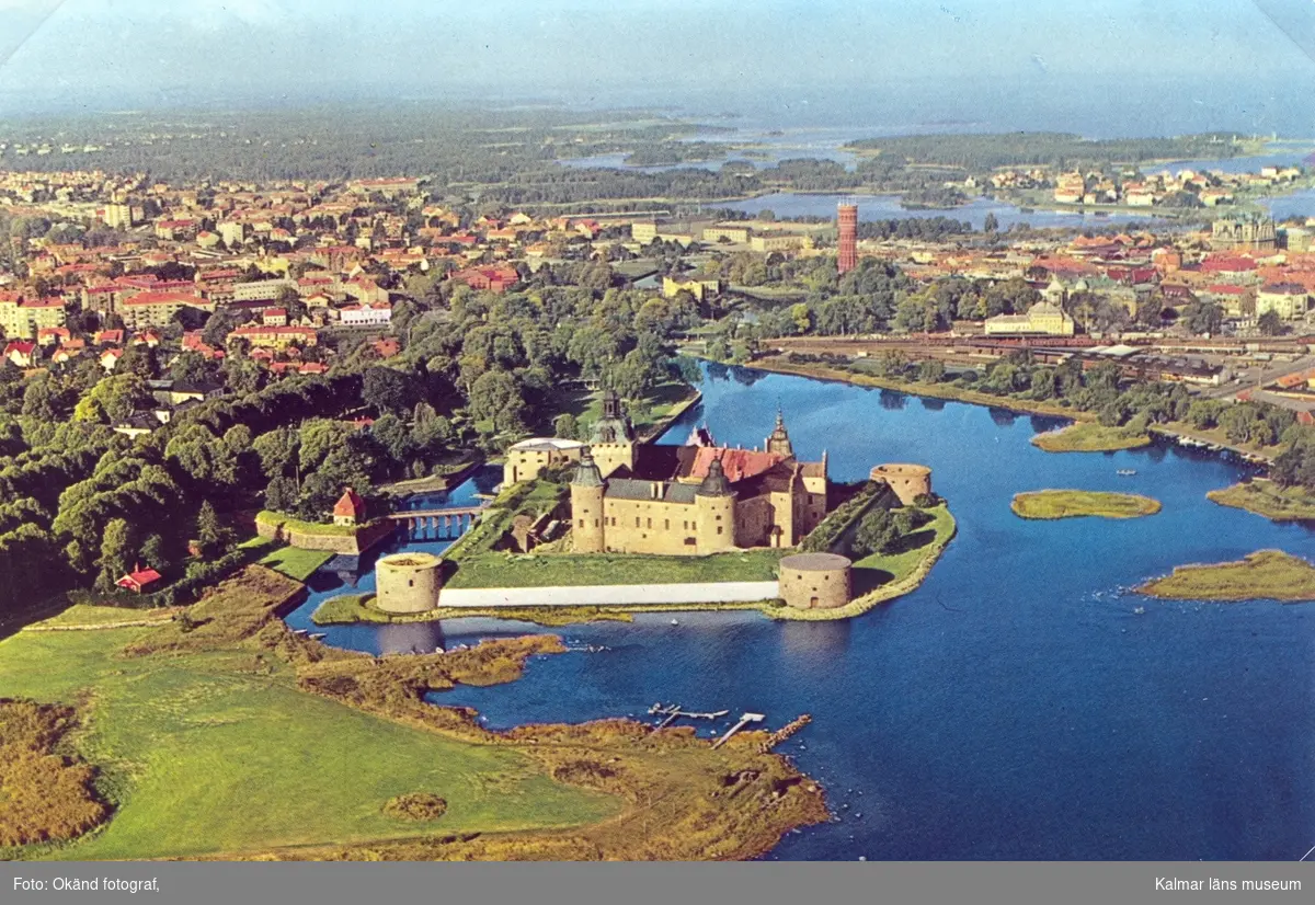 Vykort med Kalmar slott från söder.