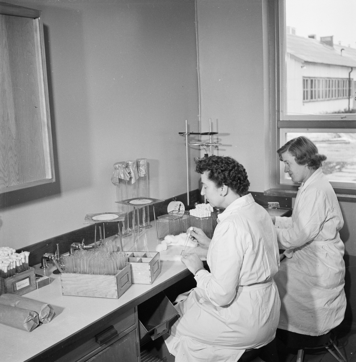Skånska Ättiksfabriken i samarbete med Pharmacia, Uppsala 1952