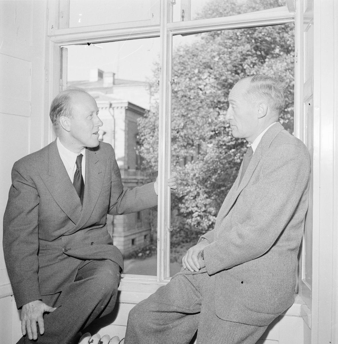 Sociologiska institutionen, professor Segerstedt med gäst, Uppsala 1953