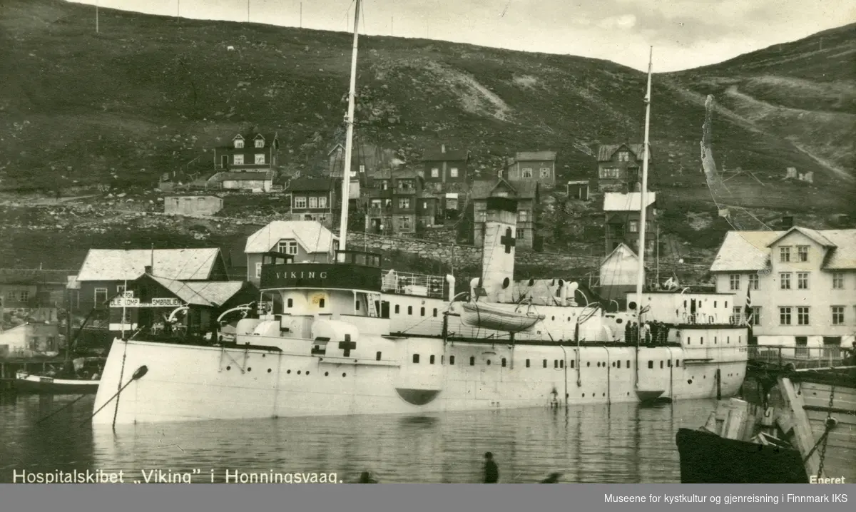 'Hospitalskibet "Viking" i Honningsvaag.'