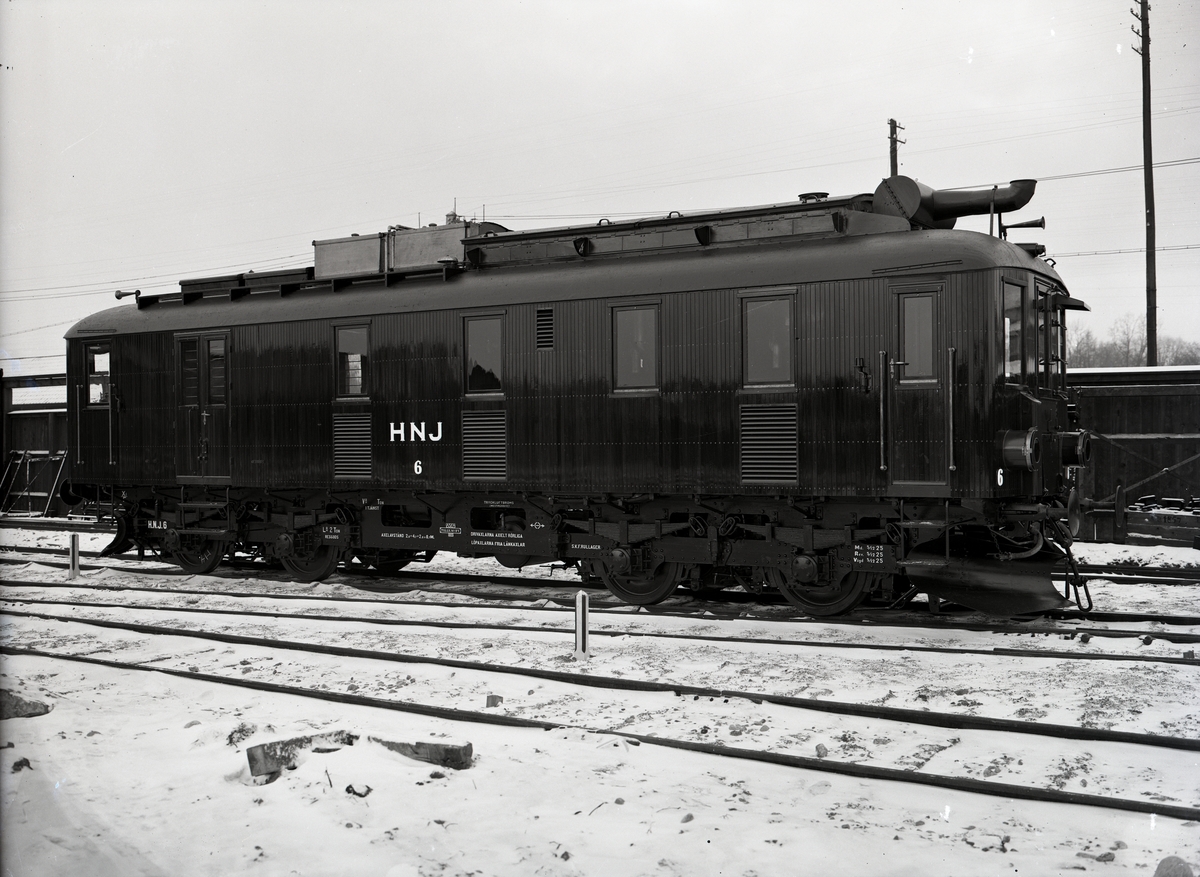 Diesel-elektrisk vagn för HNJ.
Tillverknings år: 1925.