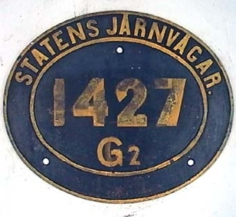 Oval skylt av gjutjärn med gul text på svart botten.
Från ångloket SJ G 1427, Ga2 (1931),
BJ G3 126 (1940),
SJ G2 1427 (1948).
Linke-Hofmann-Werke Nº 1628.